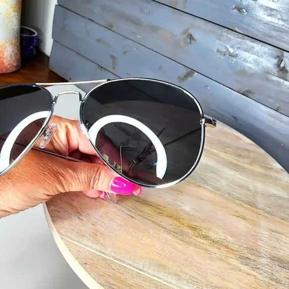 Steve Madden Gray Polarized Aviator Sunglasses New - Picture 6 of 8